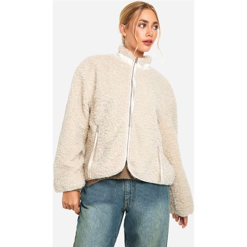 Chaqueta Texturizada De Borreguito Sintético Con Cuello Alto - boohoo - Modalova