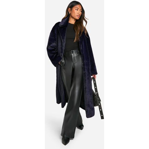 Cappotto Luxe in due toni in pelliccia sintetica - boohoo - Modalova