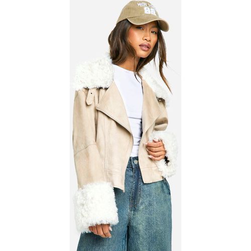 Chaqueta Motera De Borreguito Sintético Con Ribete De Pelo Sintético - boohoo - Modalova