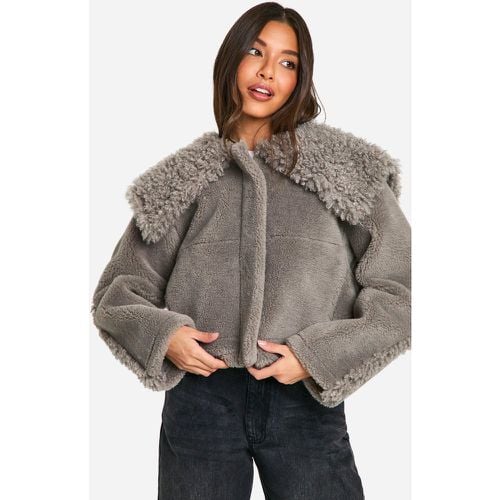 Chaqueta De Pelo Sintético Mixto Con Cuello - boohoo - Modalova