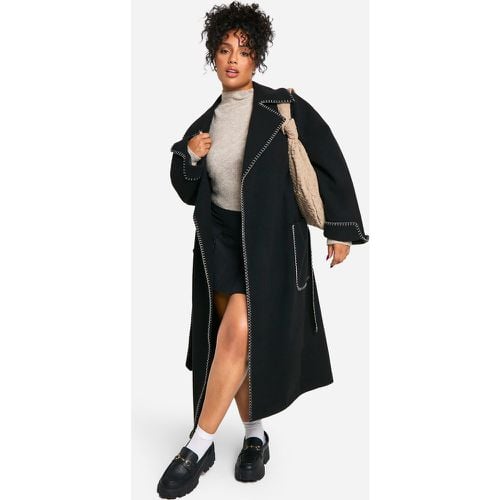 Cappotto Plus Size effetto lana con cintura e cuciture a contrasto - boohoo - Modalova