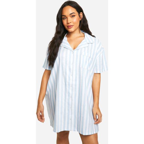 Camicia da notte Plus Size a maniche corte in cotone a righe - boohoo - Modalova