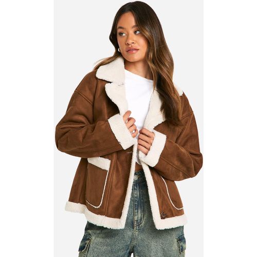 Chaqueta Tall De Ante Sintético Con Forro De Borreguito - boohoo - Modalova