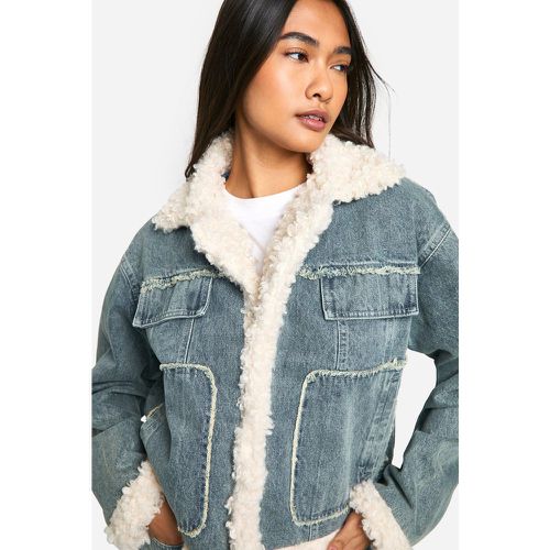 Chaqueta Vaquera Con Ribete De Borreguito Sintético - boohoo - Modalova