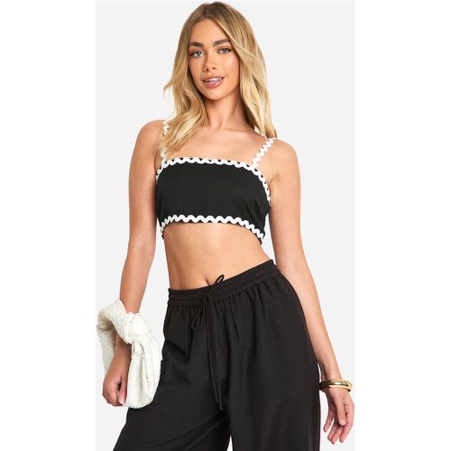 Crop top in lino con spalline e dettagli a contrasto - boohoo - Modalova