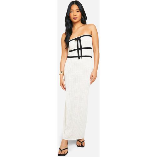 Vestito maxi Petite a fascia in maglia con dettagli a contrasto - boohoo - Modalova