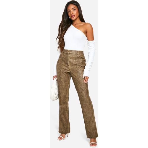 Pantaloni Slim Fit in PU slavato con cuciture - boohoo - Modalova