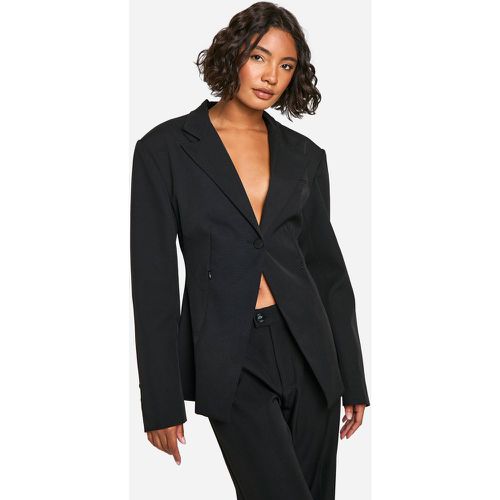 Blazer sartoriale Tall modellante con coulisse in vita - boohoo - Modalova