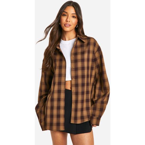 Camicia a quadri oversize, Brown - boohoo - Modalova