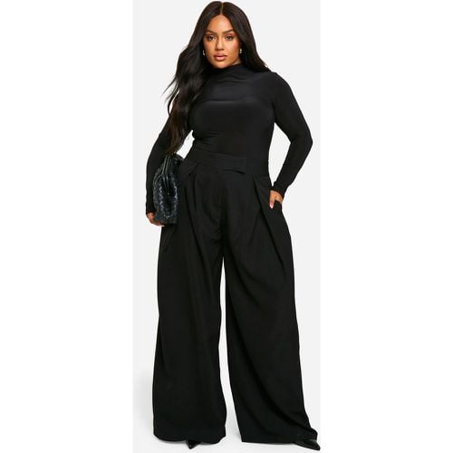 Pantaloni a gamba ampia Plus Size rilassati con pieghe - boohoo - Modalova