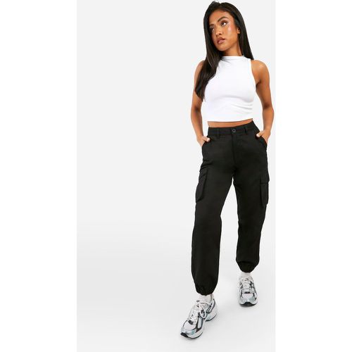 Pantalón Deportivo Petite Cargo De Sarga Y Tiro Alto - boohoo - Modalova