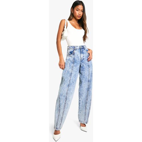 Jeans extra comodi in taglio maschile con cuciture - boohoo - Modalova