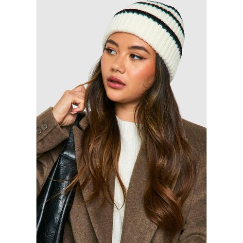 Berretto Beanie in maglia spessa a righe - boohoo - Modalova