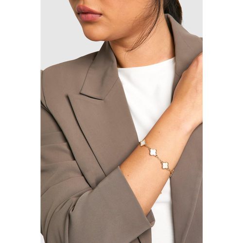 Pulsera Con Perlas Y Tréboles - boohoo - Modalova