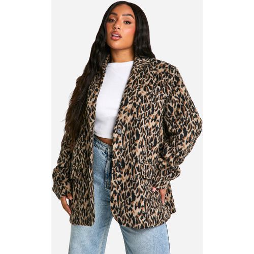 Blazer Plus Size effetto lana con stampa leopardata e spalline imbottite - boohoo - Modalova