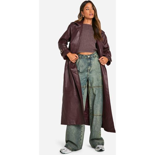 Cappotto Trench Tall maxi a doppiopetto in pelle sintetica - boohoo - Modalova