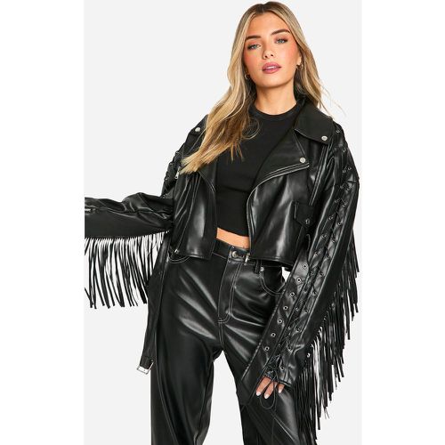 Chaqueta Motera De Cuero Sintético Con Cinturón Y Flecos - boohoo - Modalova