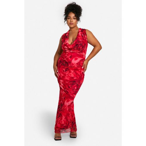 Vestito maxi Plus Size in rete con stampa di rose e scollo profondo a cappuccio - boohoo - Modalova