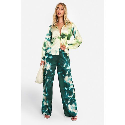 Pantaloni a gamba ampia in fantasia tie dye tono su tono - boohoo - Modalova