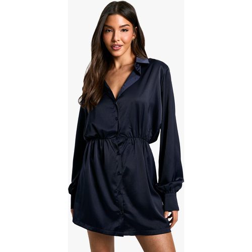 Vestito camicia in raso con spalline imbottite - boohoo - Modalova