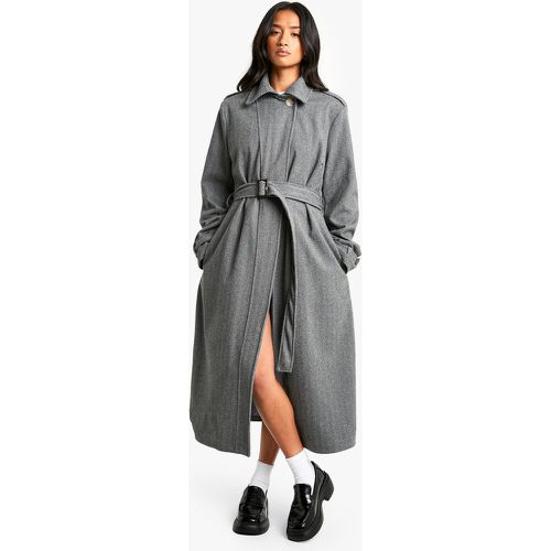 Cappotto Petite effetto lana a spina di pesce con cintura - boohoo - Modalova