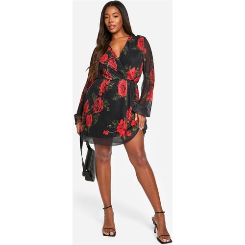 Vestito Skater Plus Size plissettato con stampa di rose - boohoo - Modalova