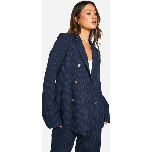 Blazer Tall a doppiopetto a righe verticali - boohoo - Modalova