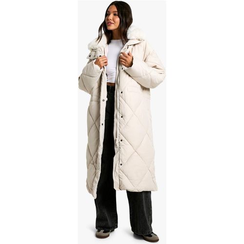 Parka Maxi Premium Acolchada Con Ribete De Pelo Sintético - boohoo - Modalova