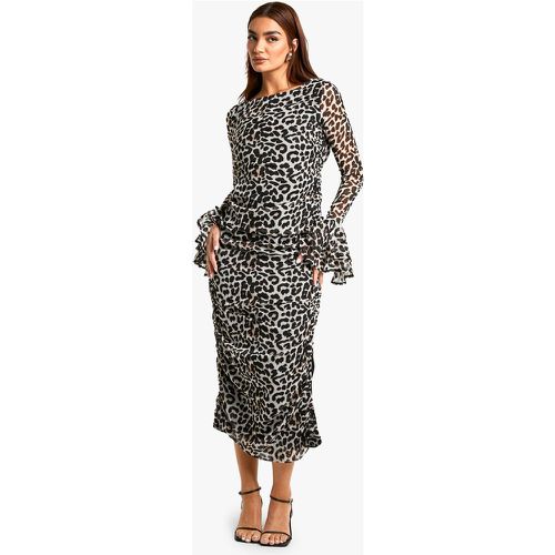 Vestito longuette in chiffon leopardato con arricciature - boohoo - Modalova