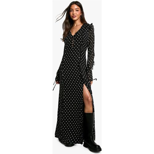 Vestito maxi in chiffon a pois con maniche svasate - boohoo - Modalova