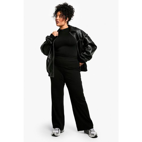 Pantaloni dritti Plus Size a coste pesanti con risvolto in vita - boohoo - Modalova