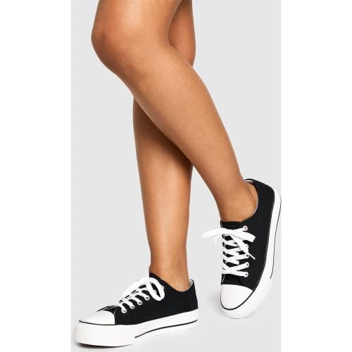 Scarpe da ginnastica basse con lacci e zeppa - boohoo - Modalova