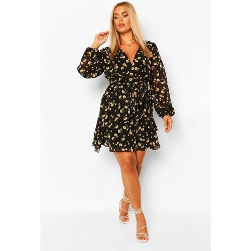 Vestido Plus Mini Con Volante En El Bajo Y Estampado De Flores - boohoo - Modalova