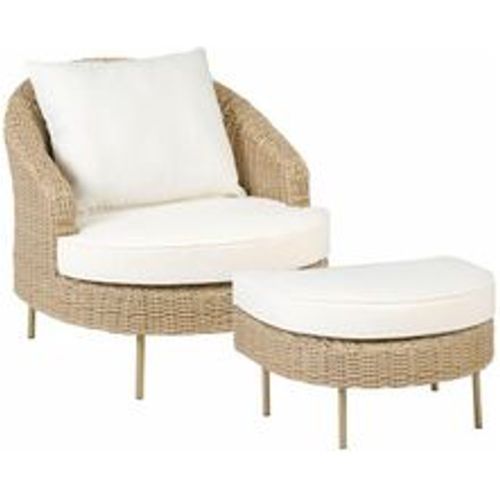 Gartensessel mit Fußhocker Naturfarbener Farbton Weiße Kissen pe Rattan Boho Design Outdoor Sitzmöbel - BELIANI - Modalova