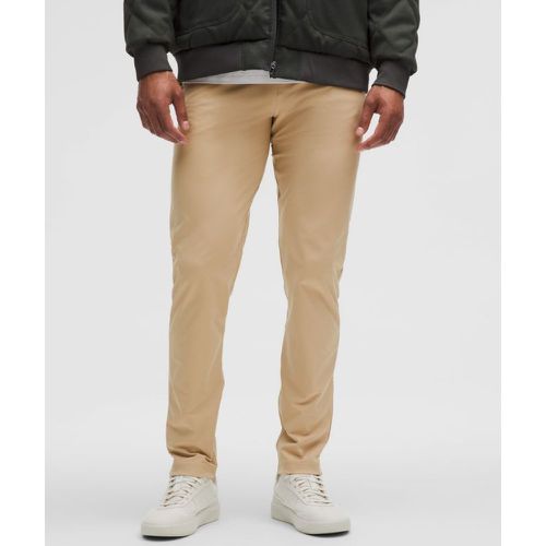 – ABC Hose im Slim Fit mit 5 Taschen Warpstreme für Männer – 94 cm – Khaki – Größe 33 - lululemon - Modalova