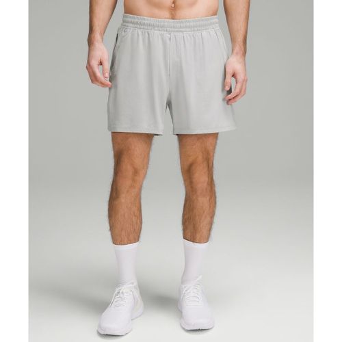 – Pace Breaker Shorts mit Liner für Männer – 13 cm – Grau – Größe 2XL - lululemon - Modalova