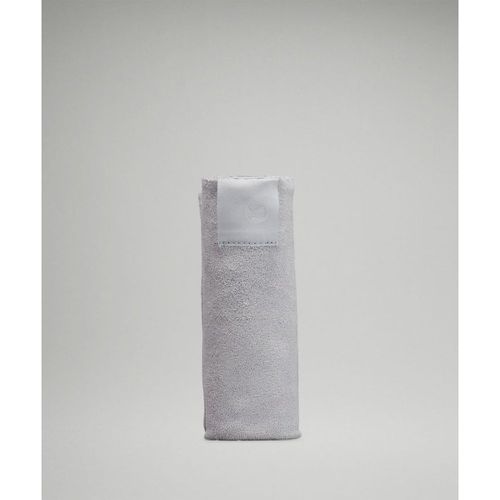 – The (Small) Yoga Mat Towel Handtuch – Grau - lululemon - Modalova