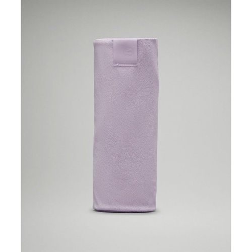 – The Yoga Mat Towel Handtuch Printed – Lila/Pastel - lululemon - Modalova