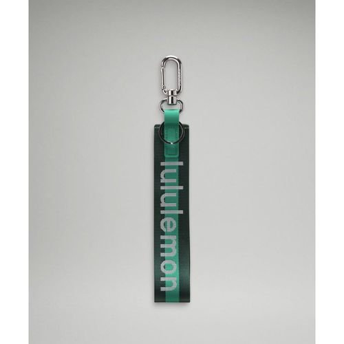 – Never Lost Schlüsselanhänger Logo – Grün - lululemon - Modalova