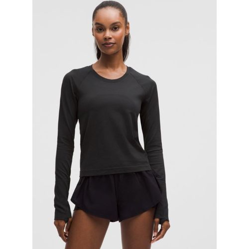 Geruchshemmend, Nahtlos, Daumenlöcher, Warm. Designt fürs Laufen und Fitness. Umspielt deinen Körper. Geht bis zum Taillenbund und rutscht bei lang - 124975639 - Modalova