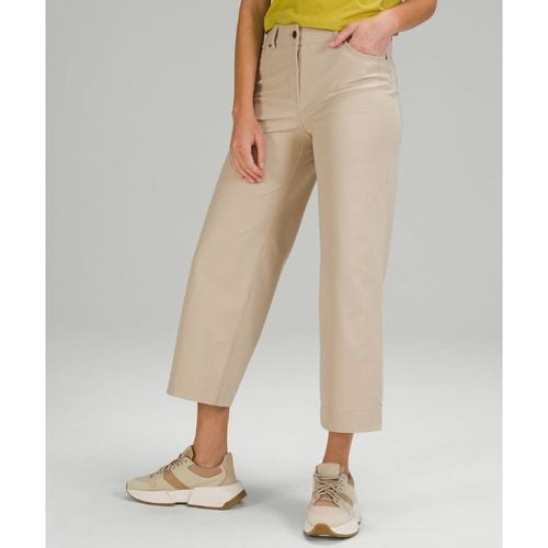 – City Sleek 5-Pocket-Hose mit weit geschnittenem Bein und hohem Taillenbund 7/8-Länge für Frauen – Khaki – Größe 32 - lululemon - Modalova