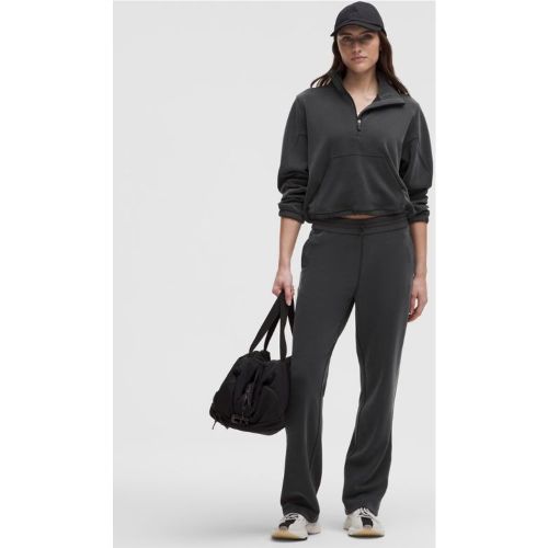 Mit Taschen, Mit Zugband. Casual Bekleidung. Eine einfache Passform, die den Körper sanft umspielt. Gerade abfallend von der Hüfte zum Saum. Die vol - 143525717 - Modalova