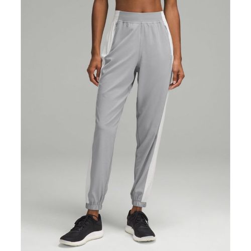 – Adapted State Jogginghose mit hohem Bund Colourblock für Frauen – Größe 10 - lululemon - Modalova