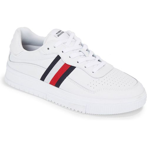 Sneakers - Supercup Leather Stripes FM0FM04824 White YBS - Tommy Hilfiger - Modalova