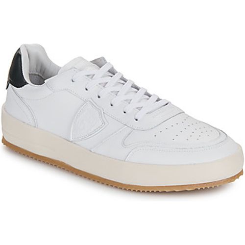 NICE LOW MAN men's Shoes (Trainers) in - Philippe Model - Modalova