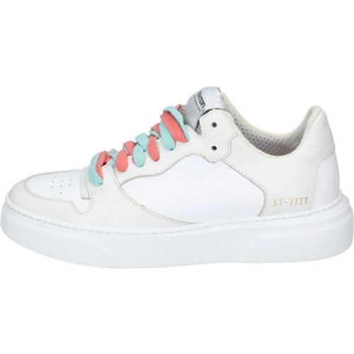 EY995 women's Trainers in - Stokton - Modalova