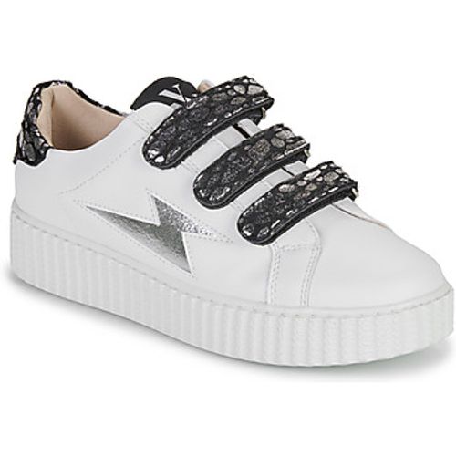 DAISY women's Shoes (Trainers) in - Vanessa Wu - Modalova