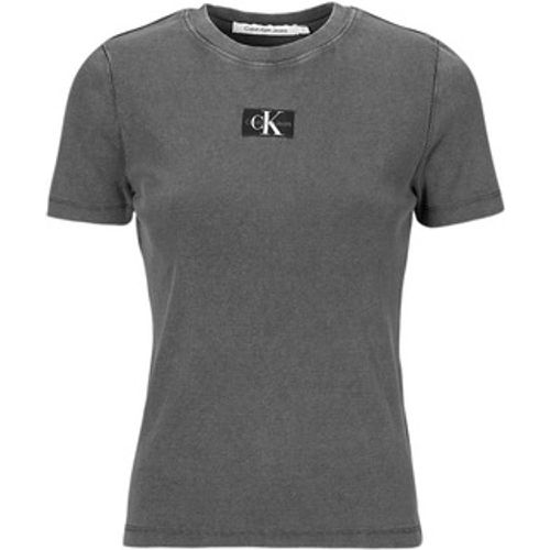 T-Shirt LABEL WASHED RIB SLIM TEE - Calvin Klein Jeans - Modalova