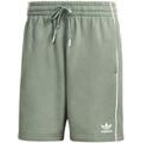 Pantaloni corti ib_ess_short_verde - Adidas - Modalova