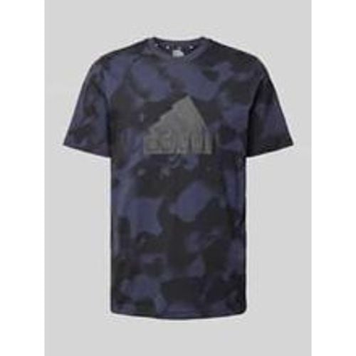 T-Shirt mit Label-Print - adidas Sportswear - Modalova